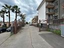 02-acicatena-bivani-con-terrazzo-e-posto-auto