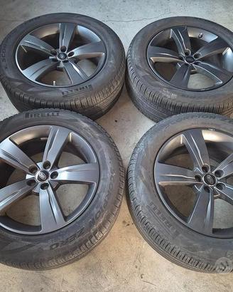 Cerchi In Lega Da 19" Per Land Rover Range Velar