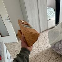 Barca costruita artigianalmente