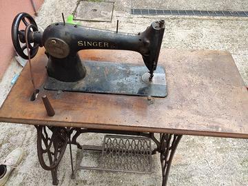 macchina da cucire Singer antica
