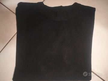 Maglione nero girocollo - Classico e versatile