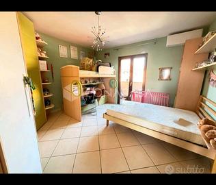 Cameretta (Letto a ponte +scala +scrivania ecc