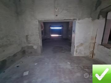 Garage Fondo Versace 50 Mq