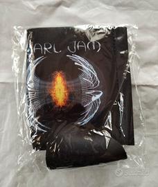 Pearl Jam Koozie Dark Matter World Tour 2024 Nuovo