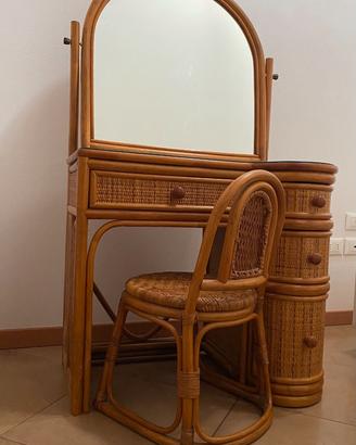 Toeletta in vimini con specchio e sgabello