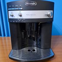 Macchina da caffè espresso DeLonghi Magnifica