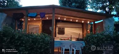 Casetta in legno+roulotte+veranda