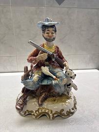 Statuetta cacciatore in ceramica Capodimonte