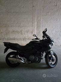 TDM 900 YAMAHA DEL 2006 NERA