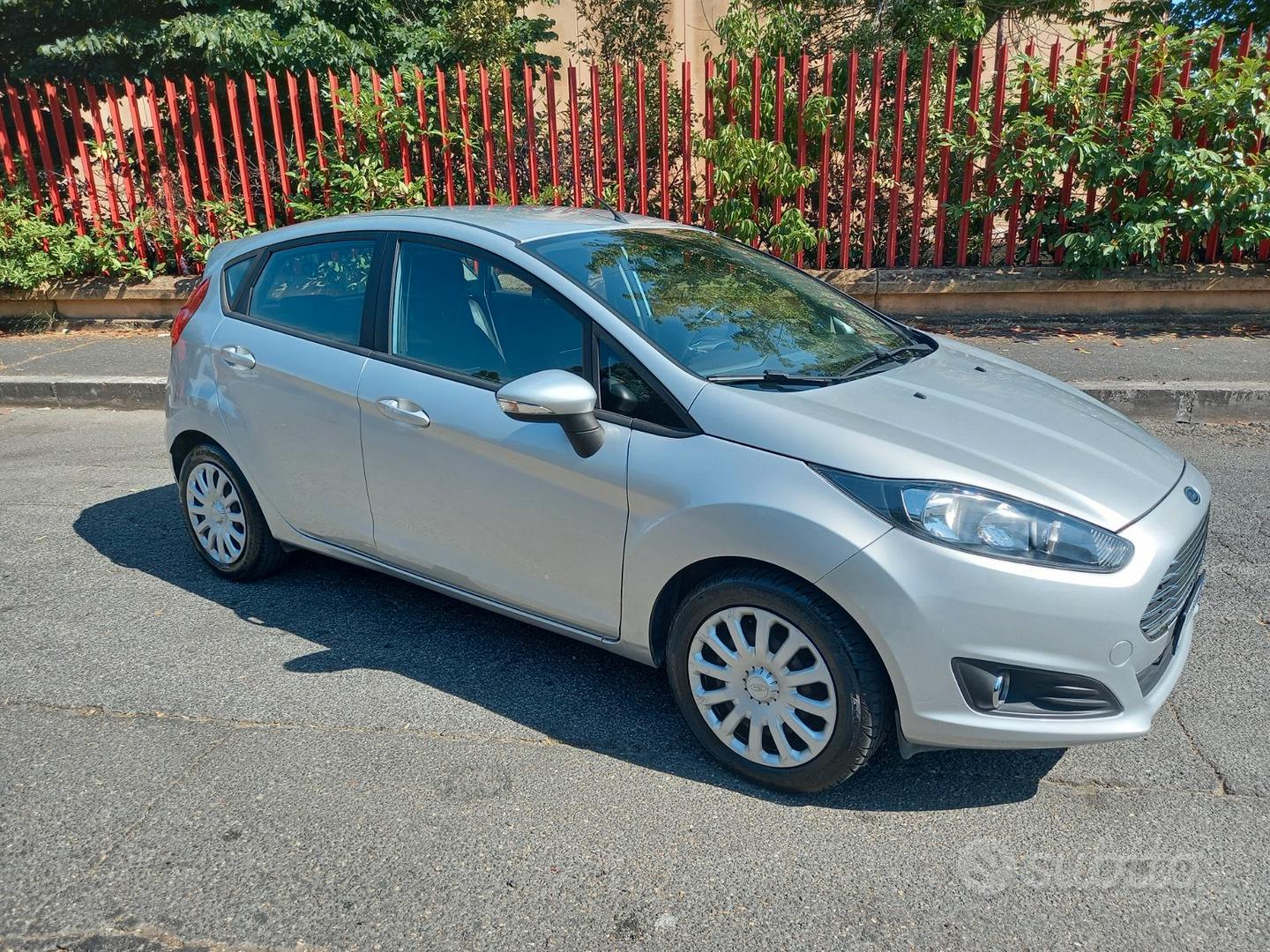 Ford Fiesta 2014 photo 2