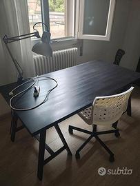 Scrivania nera ikea