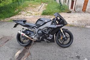Yamaha r1