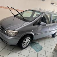 Opel zafira 2.2 DTI