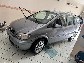 Opel zafira 2.2 DTI