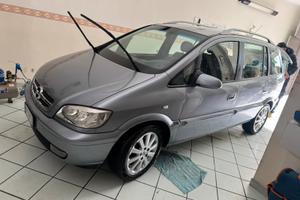 Opel zafira 2.2 DTI