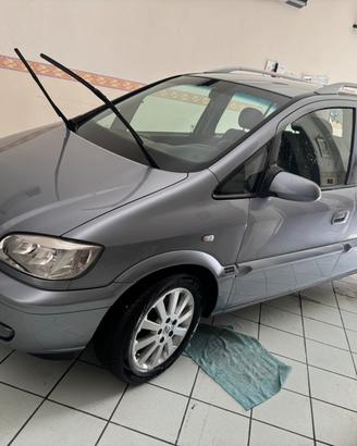 Opel zafira 2.2 DTI