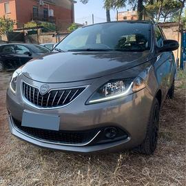 Lancia Ypsilon 1.0 - UNIPRO