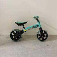 BICICLETTA Y VELO EQUILIBRIO BICICLETTA VERDE