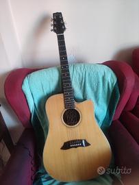 chitarra acustica anni novanta ottimi legni amplif