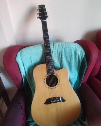 chitarra acustica anni novanta ottimi legni amplif
