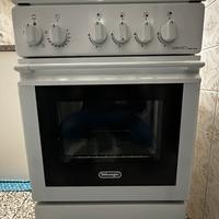 Cucina De’Longhi 4 fuochi gas con forno elettrico