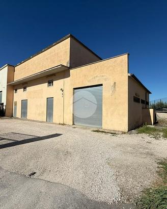 NEGOZIO A MAGLIANO SABINA
