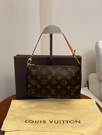 Louis Vuitton Pochette Accessoires Monogram