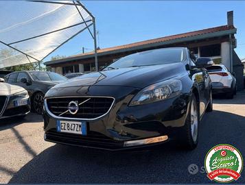 VOLVO V40 D2 Momentum