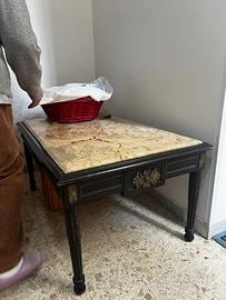 Tavolino Luigi XVI ebanizzato con piano in marmo.
