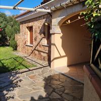 Villetta a schiera con giardino e posto auto - San