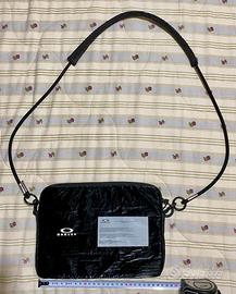 Oakley borsetta tracolla