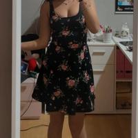 vestito corto con fiori