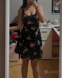 vestito corto con fiori