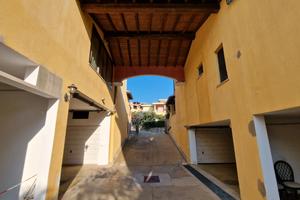 Semi-indipendente con cortile