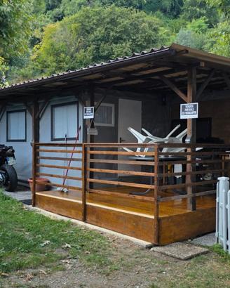Casetta con roulotte stanziale sul lago di Como