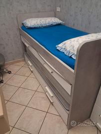 letto salvaspazio con cassettoni