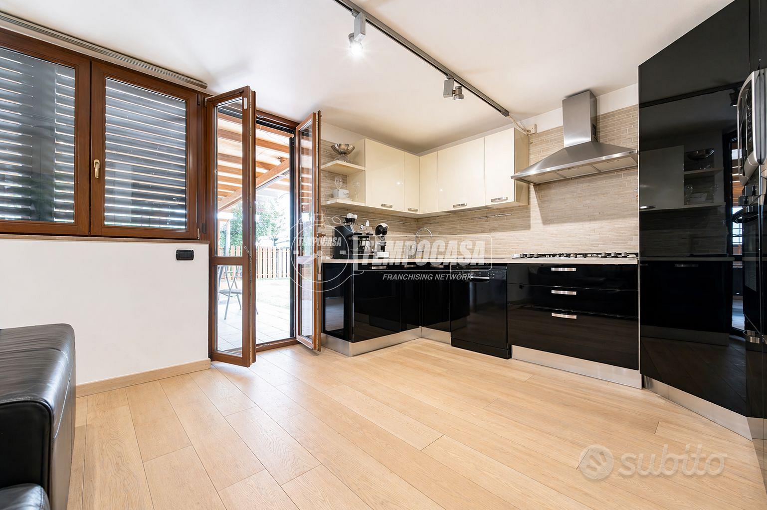 VENDITA TRILOCALE CON TERRAZZO E GIARDINO - Vista 6