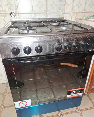cucina INDESIT 4 fuochi con forno