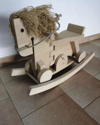 CAVALLO  DONDOLO e RUOTE in LEGNO MASSICCIO