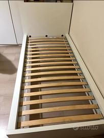 Struttura letto IKEA con materasso