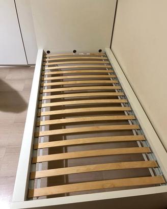 Struttura letto IKEA con materasso