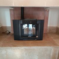 STUFA PELLET RAVELLI mod . 500 usata
