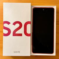 Samsung Galaxy S20FE rosso 128GB con accessori