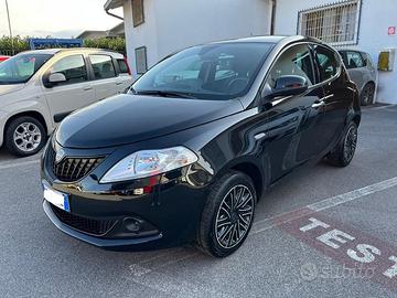 Lancia Ypsilon 1.0 FireFly 70cv Hybrid Silver...