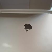 Macbook air 15’ m3 8gb 256gb come nuovo completo