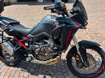 Africa Twin 1100, anno 2020 cambio manuale