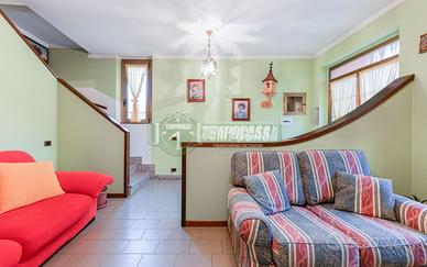 ampio terratetto zona centrale