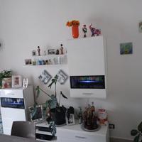 Soggiorno bianco lucido