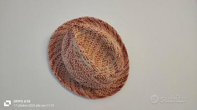 cappello in paglia 