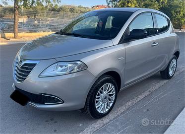 Lancia Ypsilon 0.9 TwinAir 85 CV 5 porte Metano Ec